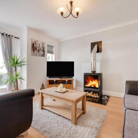 3 Bed Holiday Home In Llandeilo With Log Burner Esterno foto